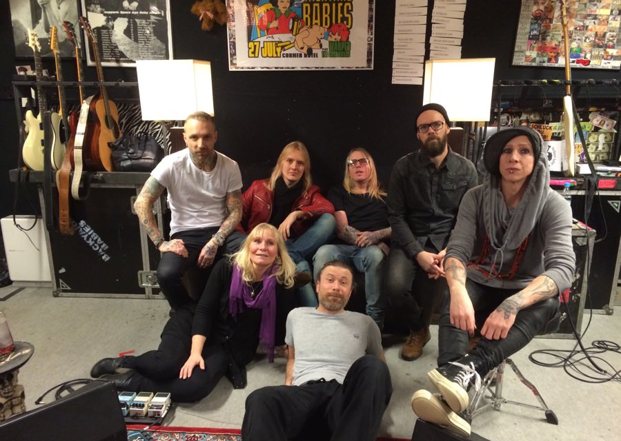 Backyard Babies and the HiQ team