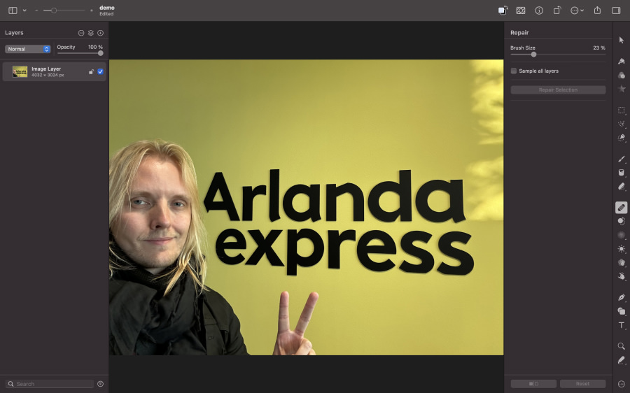 Screenshot of Pixelmator Pro. In the middle of the app is a photo of me and the text "Arlanda Express" on a yellow wall.